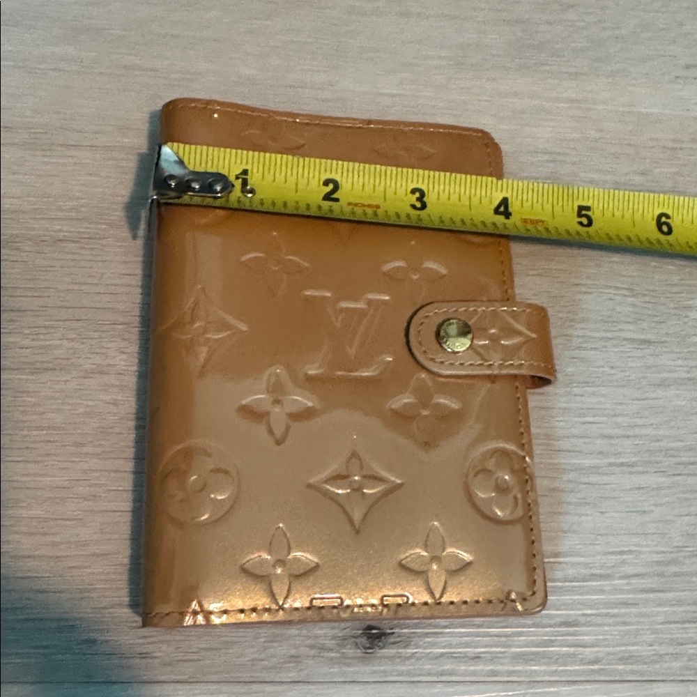 Louis Vuitton Authentic Pre Owned Vernis Agenda/ Passport Holder. - Picture 8 of 8